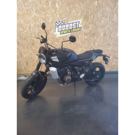 Husqvarna 801 svartpilen 2024 - 130 kms