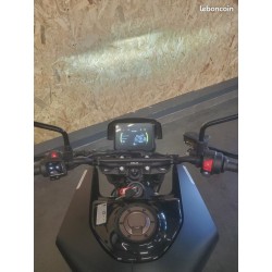Husqvarna 801 svartpilen 2024 - 130 kms 