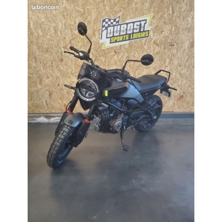Husqvarna 125 svartpilen 2024 - 130 kms