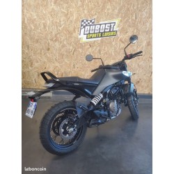 Husqvarna 125 svartpilen 2024 - 130 kms 