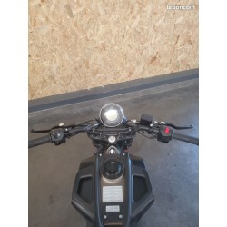 Husqvarna 125 svartpilen 2023 - 40 kms 