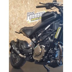 Husqvarna 125 svartpilen 2023 - 40 kms 