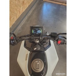 Husqvarna 401 vitpilen 2024- 140 kms 